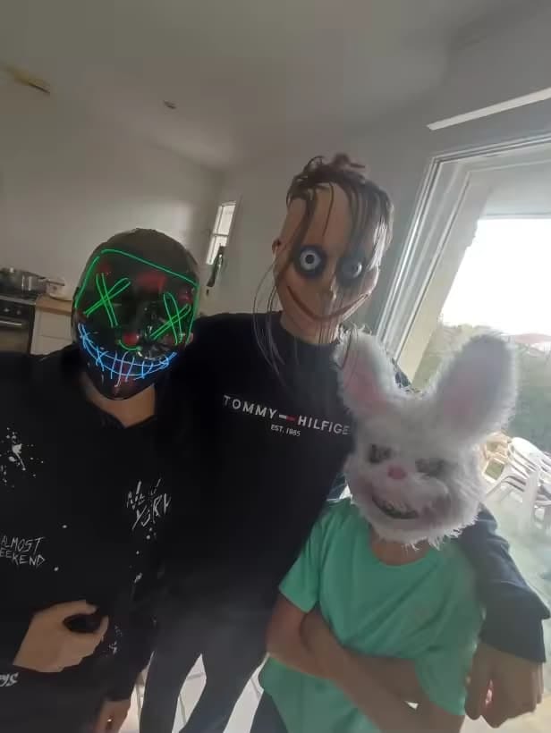 Customer photo review of Masque lapin tueur