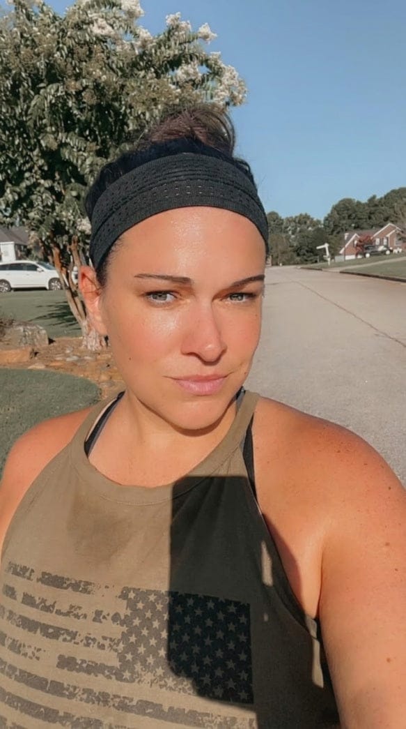 Customer photo review of Non-Slip Moisture-Wicking Running Headband