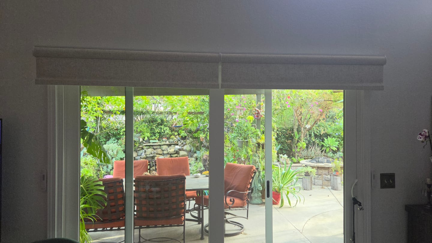 Customer photo review of Bringnox Motorized Roller Shades 100% Blackout Linen