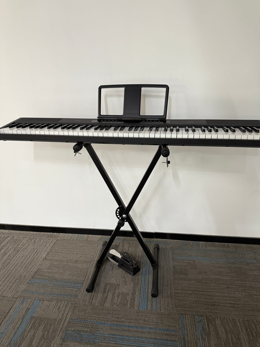 Customer photo review of Donner DEP-07 88 Key Semi-Weighted Portable Digital Piano