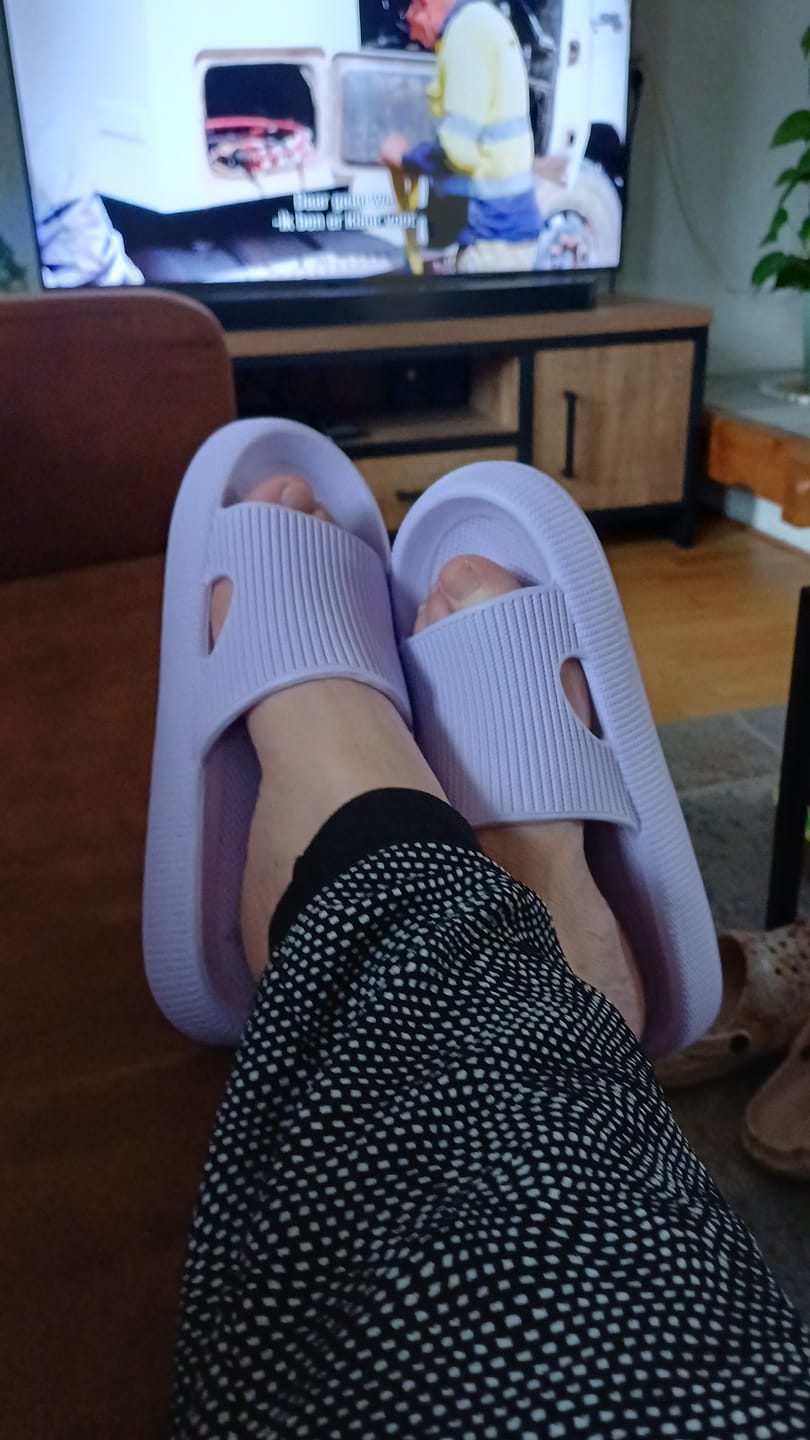 Customer photo review of HappyFlops Original