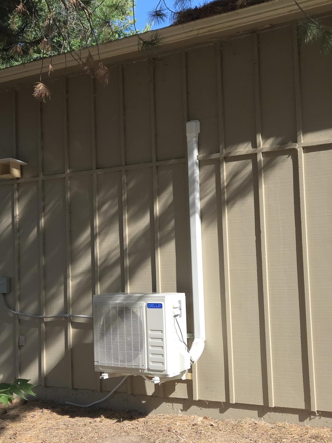 Customer photo review of DELLA Vita Series 12000 BTU 20 SEER2 Mini Split Heat Pump AC - Up to 550 Sq.Ft.