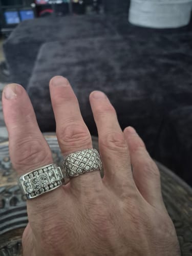 Customer photo review of 1.76 CARAT CERTIFIED LAB GROWN DIAMONDS STERLING SILVER RHODIUM PLATED RING