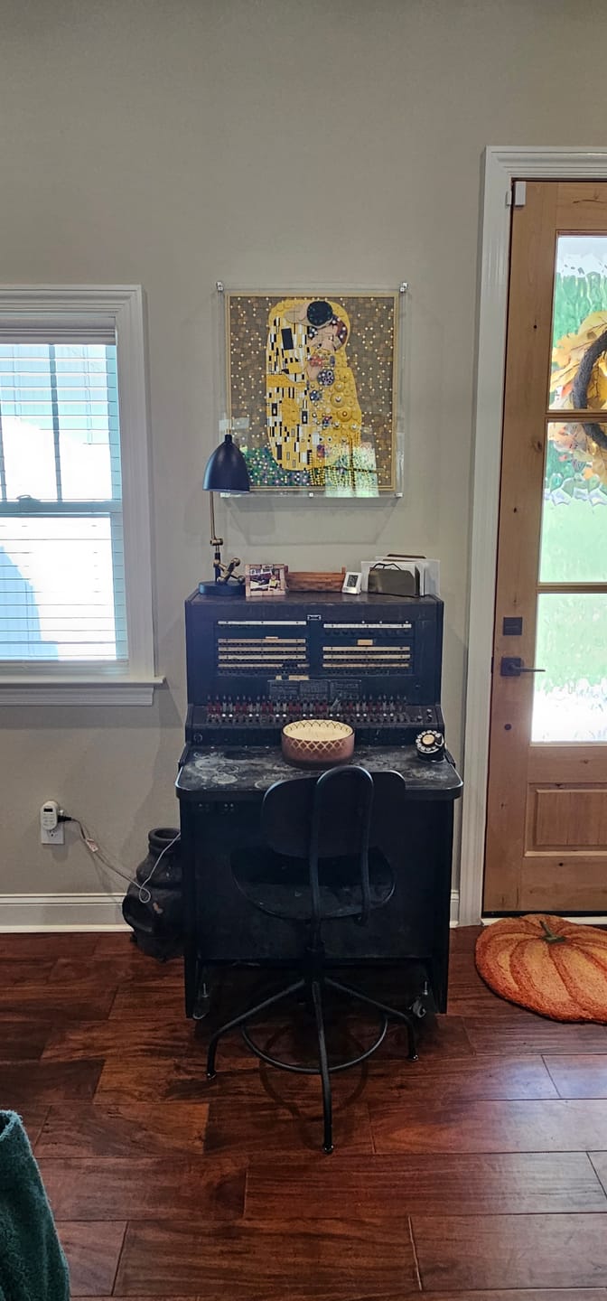 Customer photo review of Wall Mounted Display Case for LEGO® 31221 Gustav Klimt – The Kiss