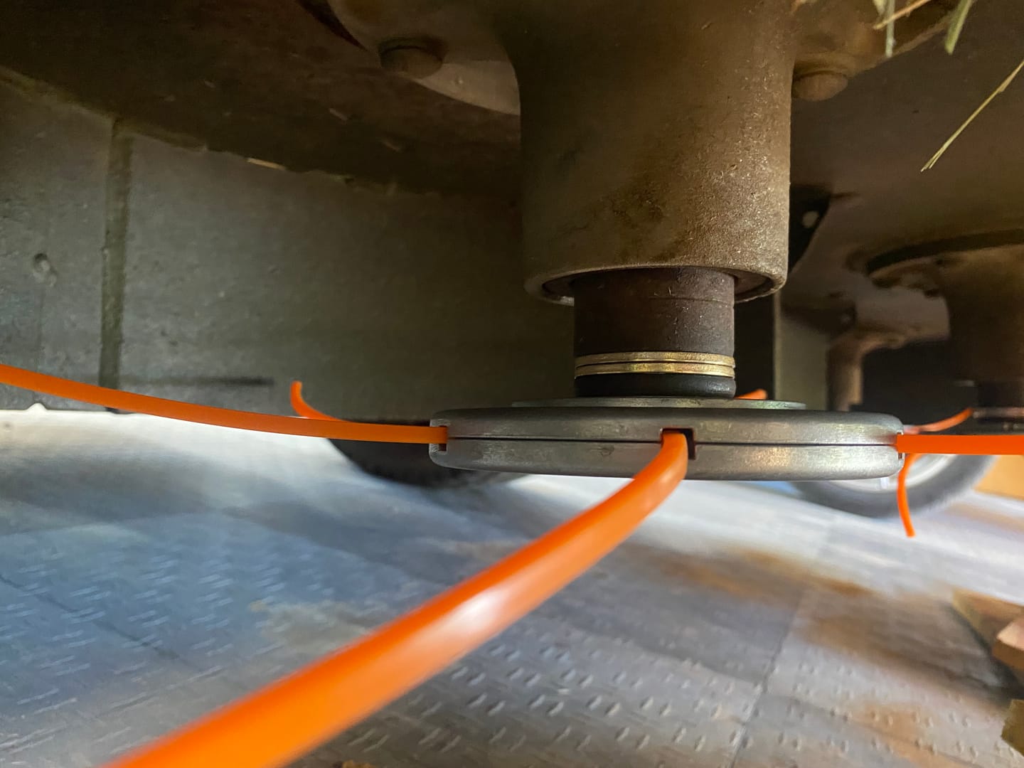 Customer photo review of Mower Blade Replacement (3-Blade System) REVO6 2.0