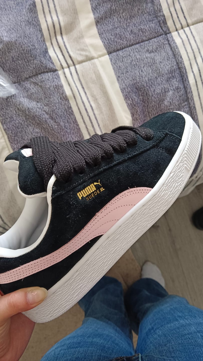 Customer photo review of Zapatilla Puma Suede XL Mujer Negro-Rosado