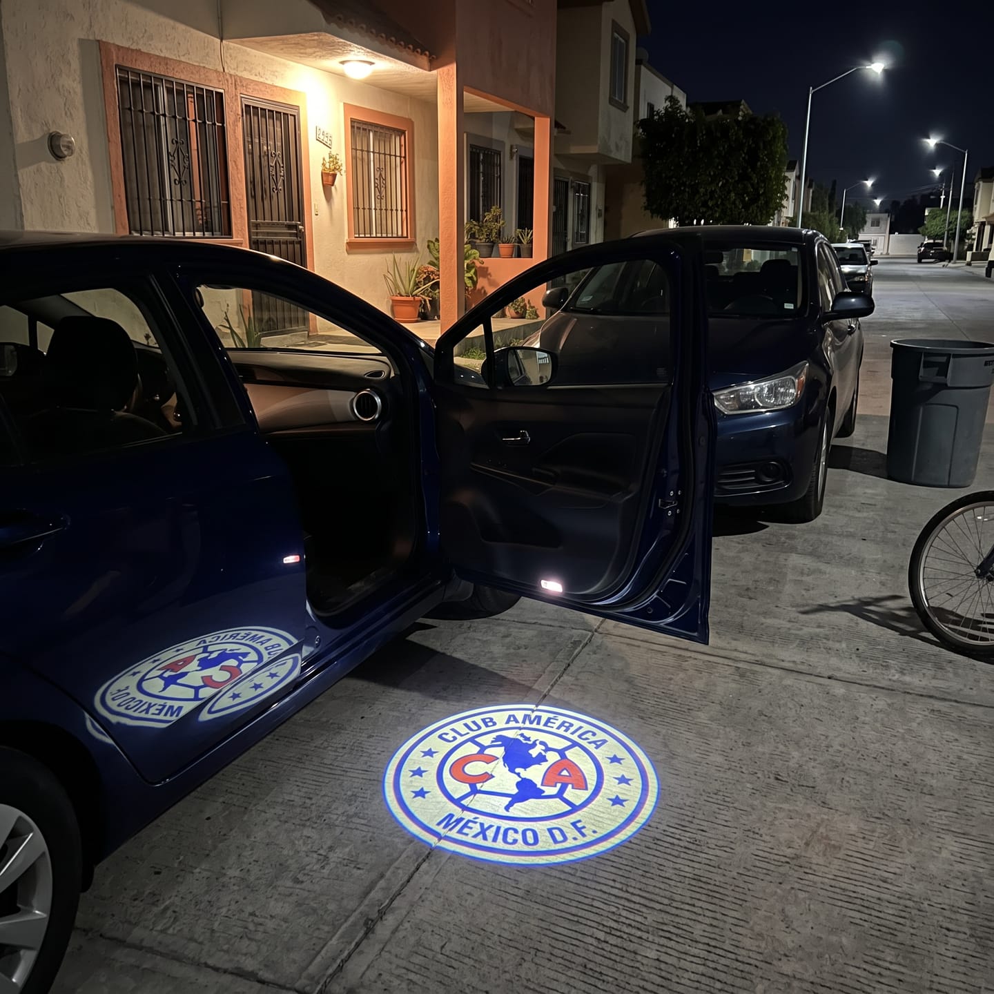 Customer photo review of Proyector para carro de equipo de futbol