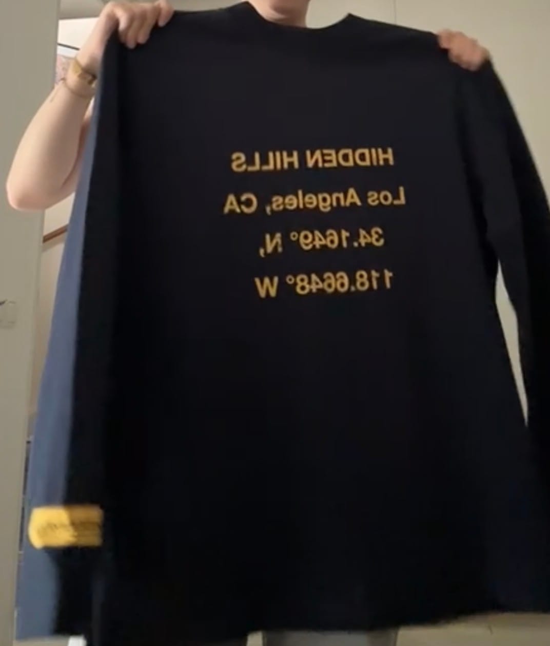 Customer photo review of VINTAGE LOGO LONGSLEEVE T-SHIRT AMBER/NAVY