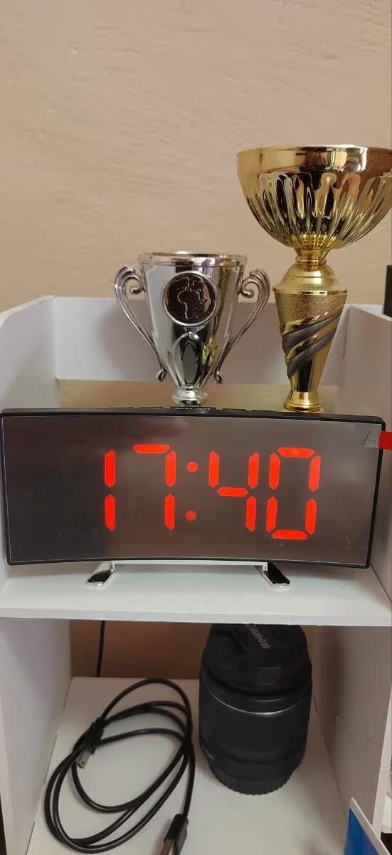 Customer photo review of MirrorClock | Digitaler LED Spiegel Wecker