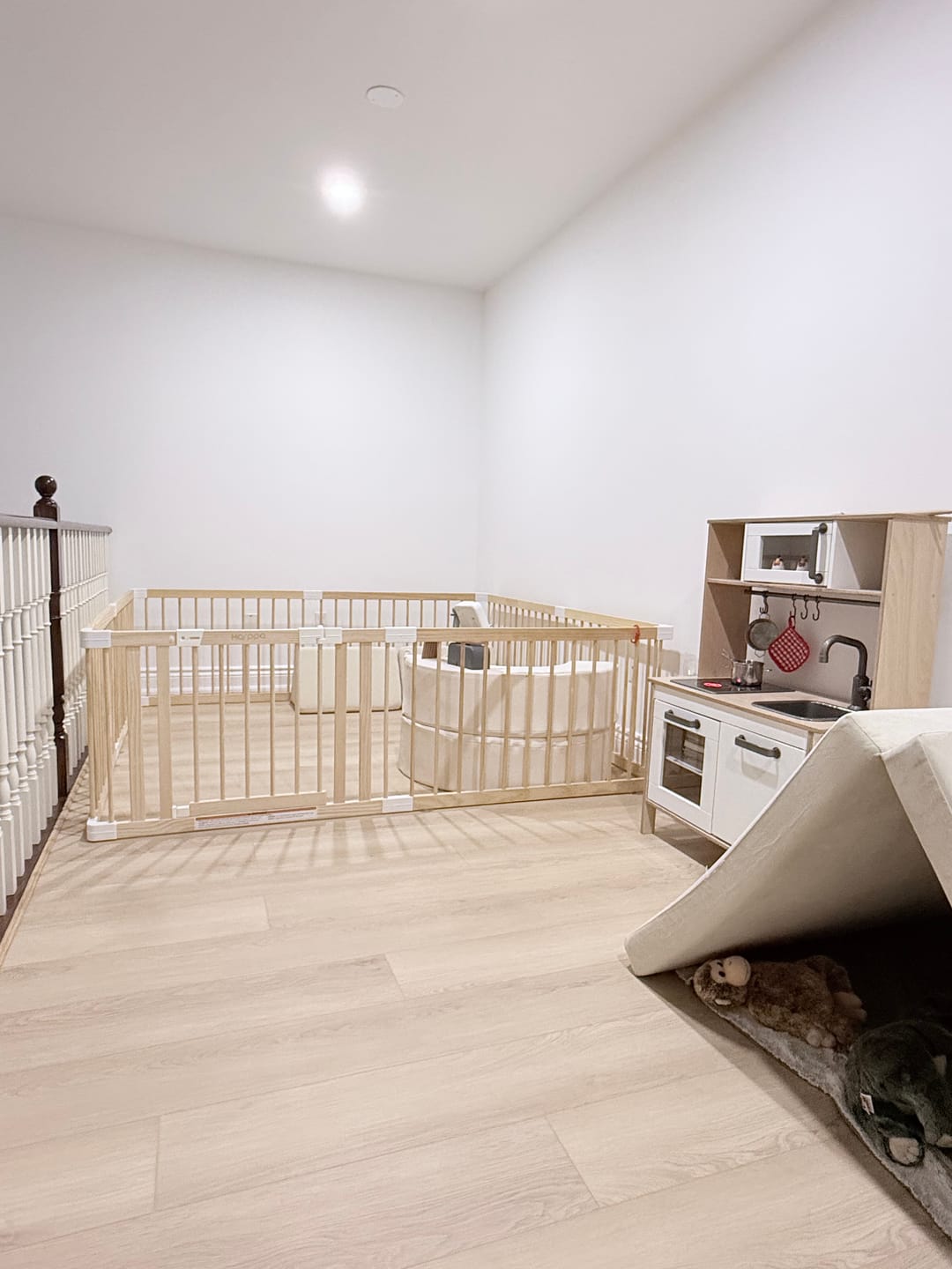 Customer photo review of Grovi Baby Gate Playpen
