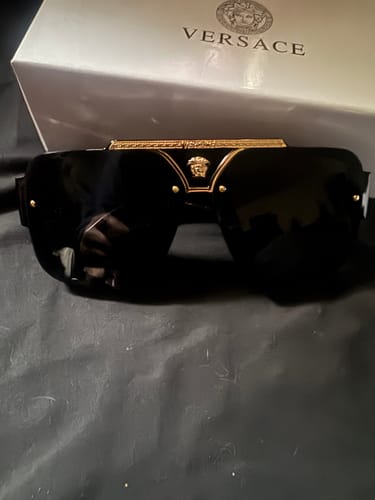Customer photo review of Oversized Flat-Top Sunglasses - Luxury Gold-Accent Shield Shades