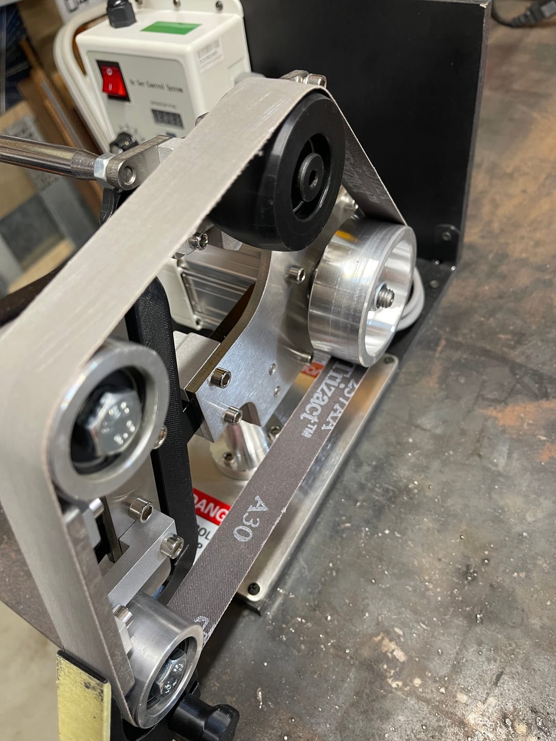 Customer photo review of Vevor 1x30 Dual-Bearing Idler Wheel