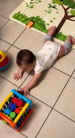 Customer photo review of Non-Slip Crawling Set
