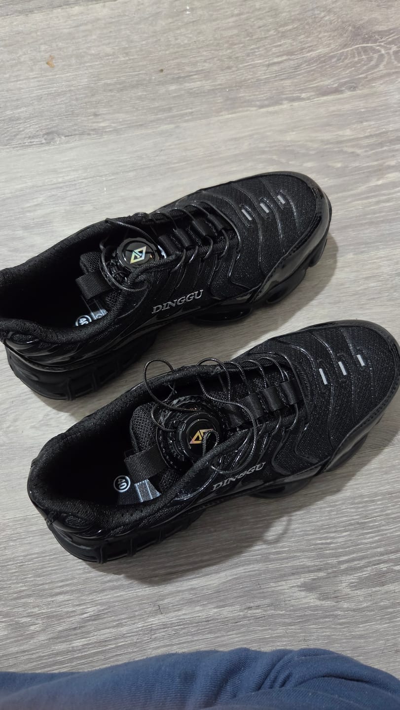 Customer photo review of Baskets de Sécurité Légères avec Fermeture à Bouton Rotatif