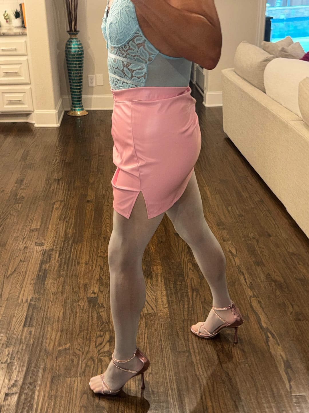 Customer photo review of PLAY - FREE HUGGING SEAMLESS TIGHTS  - GLOSS