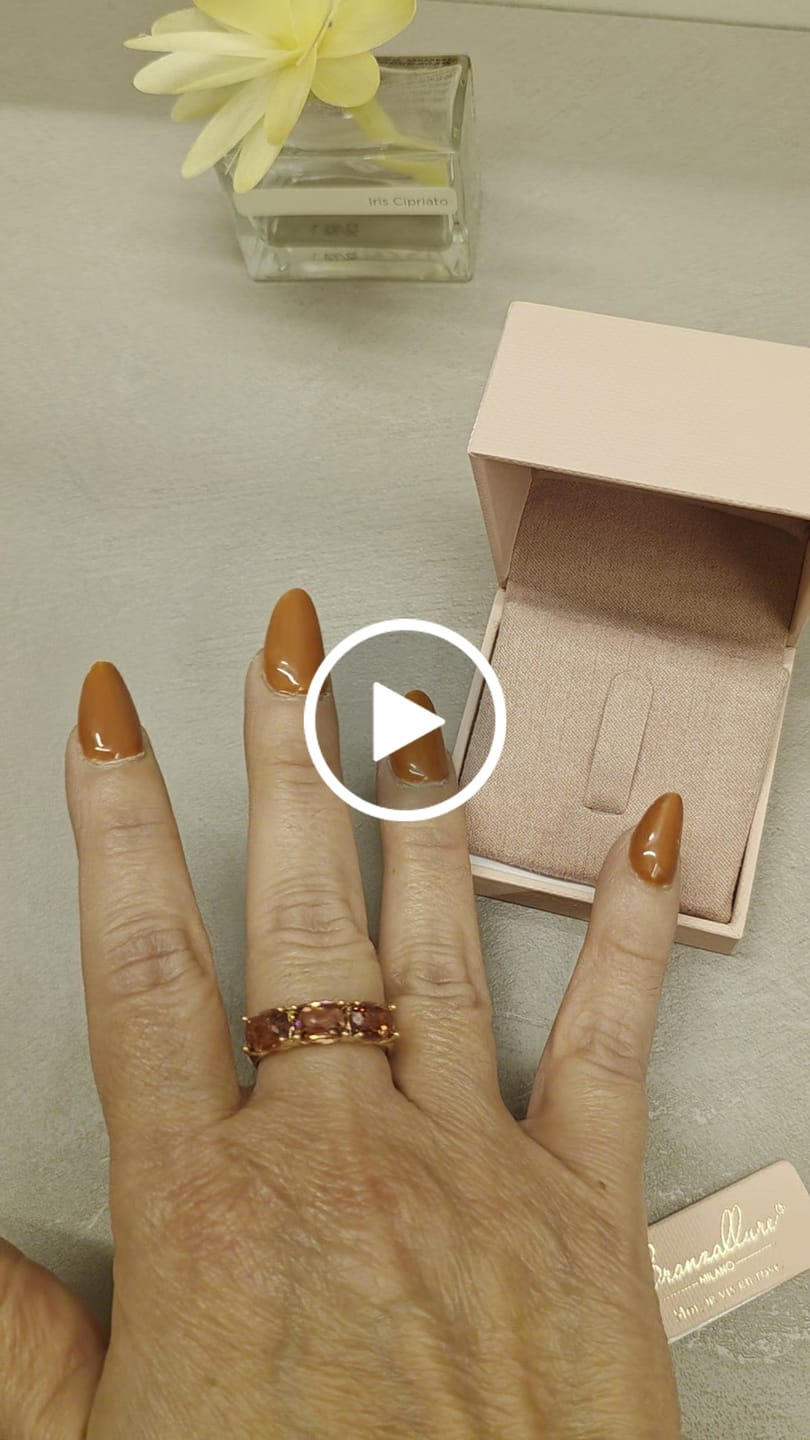 Customer video review of Anello Essentiel Riviera con Prisma Gem Taglio Mosaico