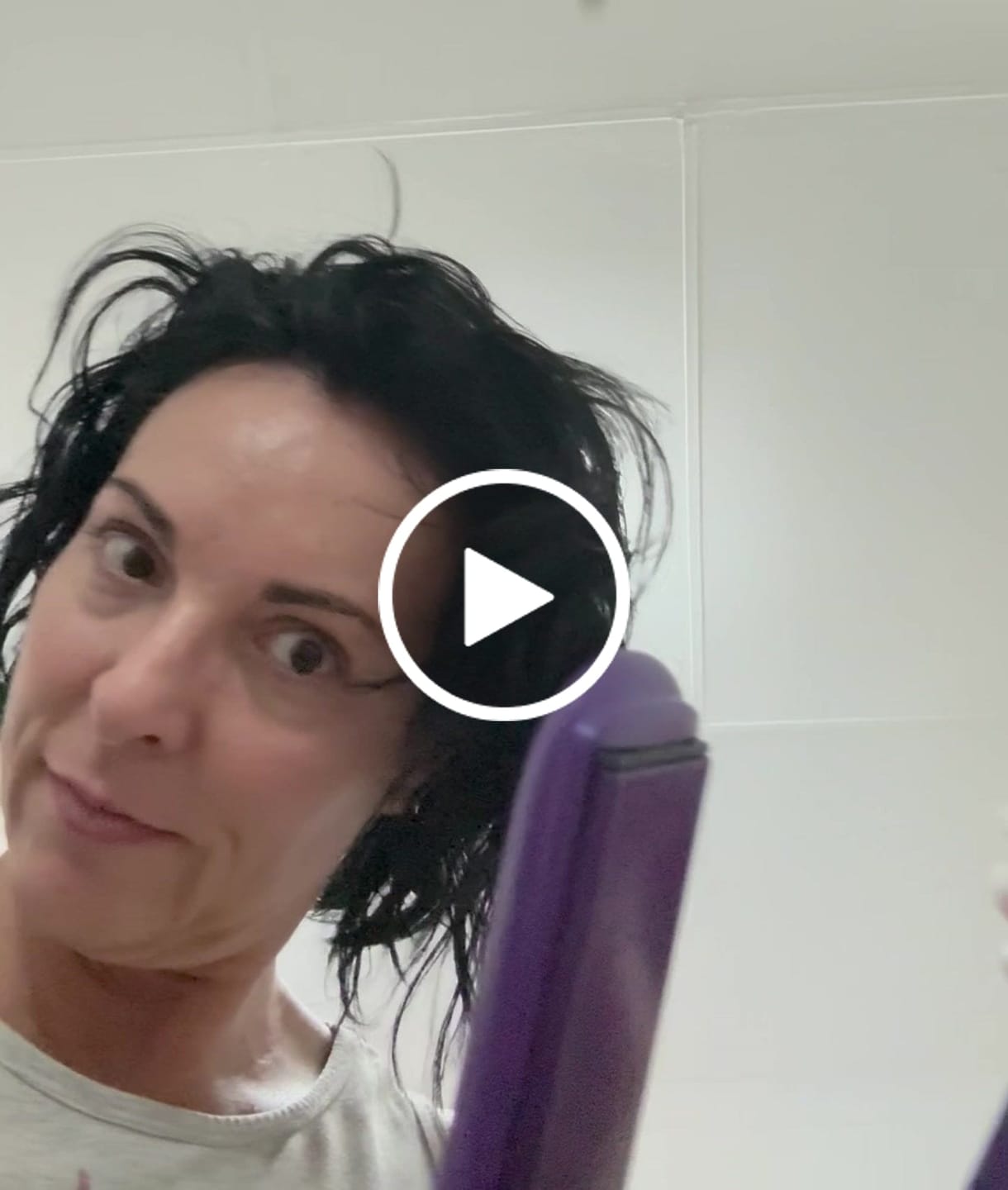 Customer video review of Veaudry MyStyler Colossal Sugar Rush | Wide Plate Straightener with Tote Bag