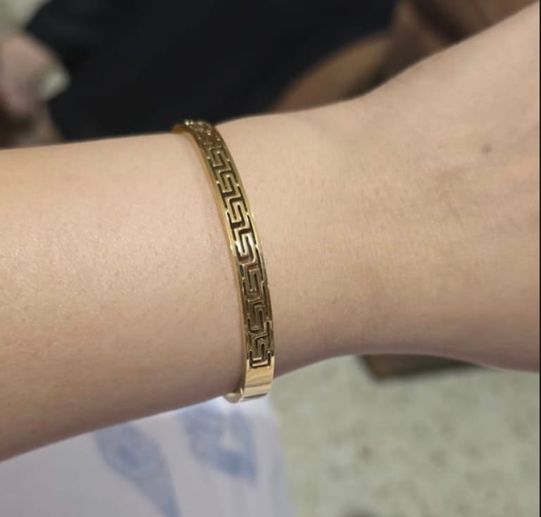 Customer photo review of Gilded Maze Bracelet