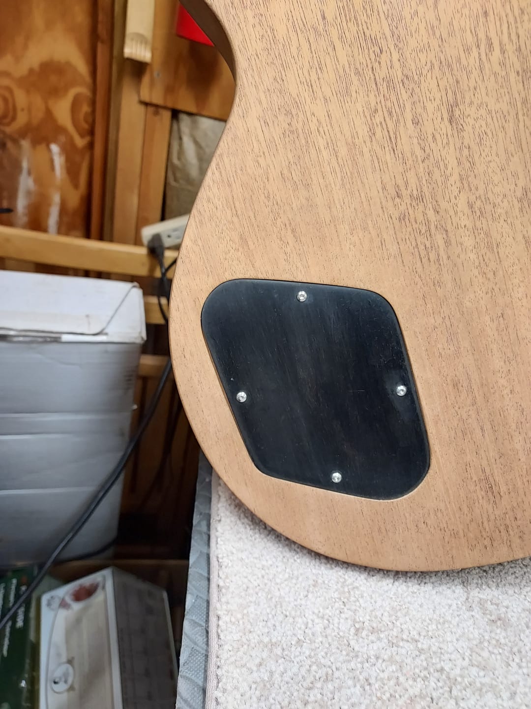 Customer photo review of Pack Of 5, B Ebony Guitar Headplate 200/220x105x3.5 mm