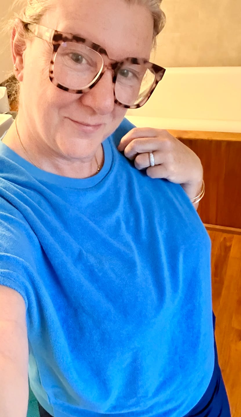 Customer photo review of Shortsleeve Sweater Lucia - Bright Blue Terry