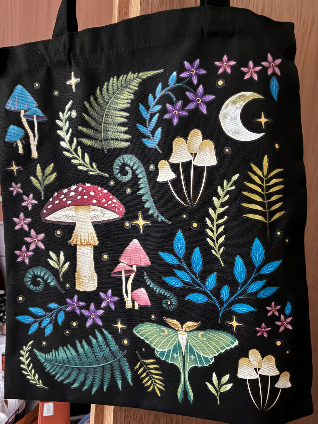 Customer photo review of Dark Forest Stoffbeutel – Wald-Print Tasche für Alltag und Bücher