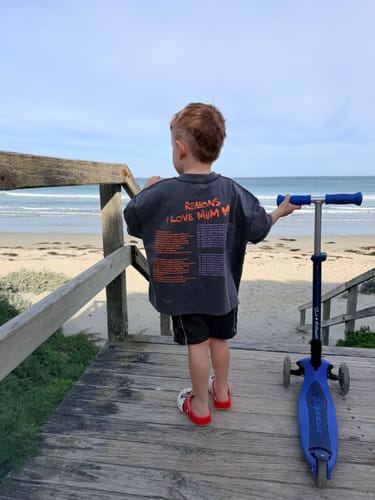 Customer photo review of Love mum tee