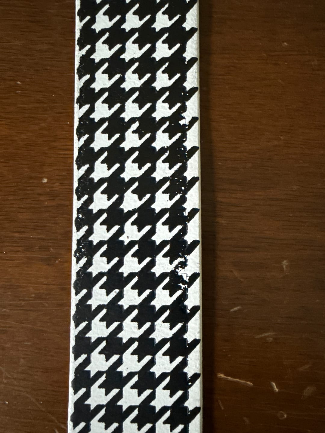 Customer photo review of The Windsor Belt - White Houndstooth Checkered Full-Grain Leather Belt