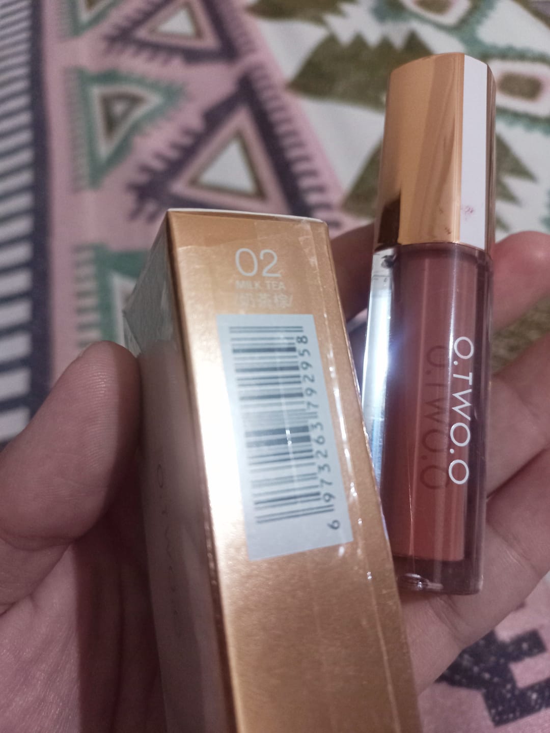 Customer photo review of O.TWO.O LIGHT CLOUDY MATTE LIPSTICK