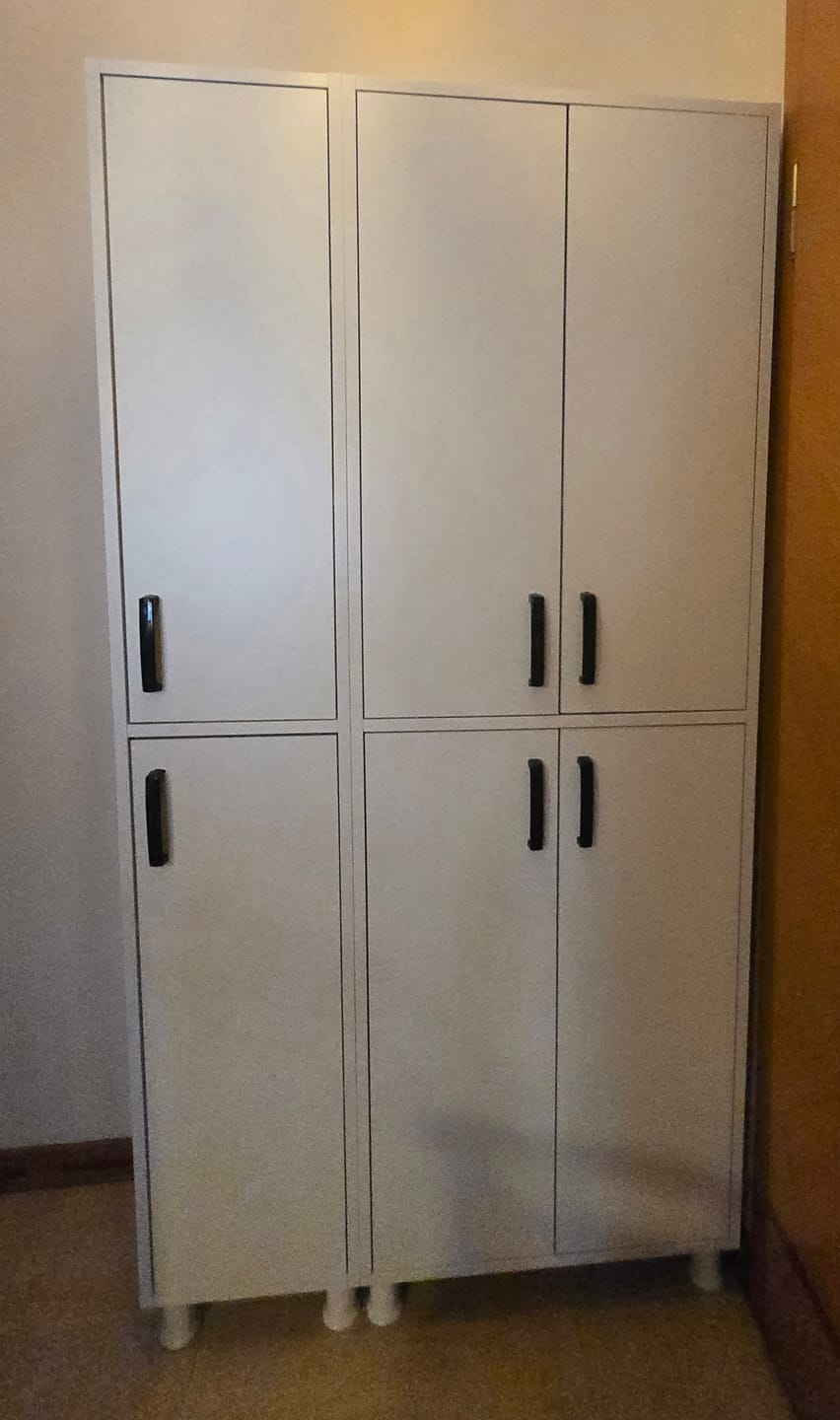 Customer photo review of Rani F1 Çok Amaçlı Dolap 4 Kapaklı 6 Raflı Banyo Kiler Mutfak Dolabı Beyaz M4