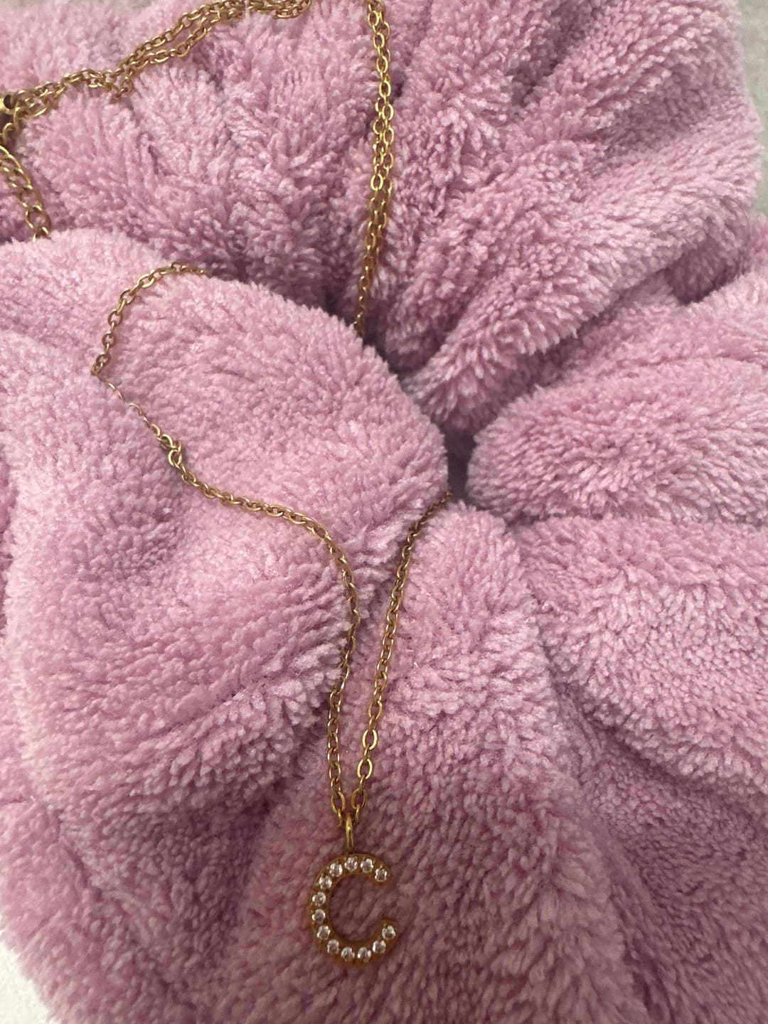 Customer photo review of Filigran Letter Halskette | 18K vergoldet