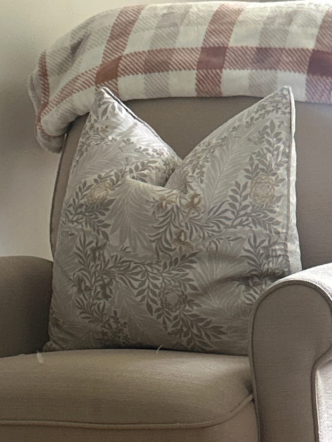 Customer photo review of Premium Faux Down Throw Pillow Inserts