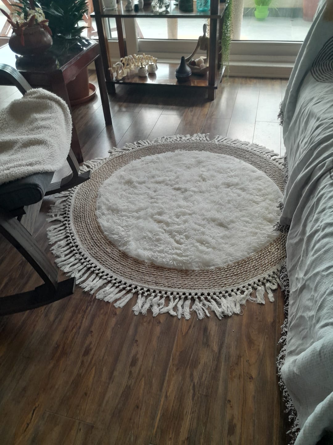 Customer photo review of Alfombra Redonda de Yute 115cm Diseño Boho con Flecos Artesanales