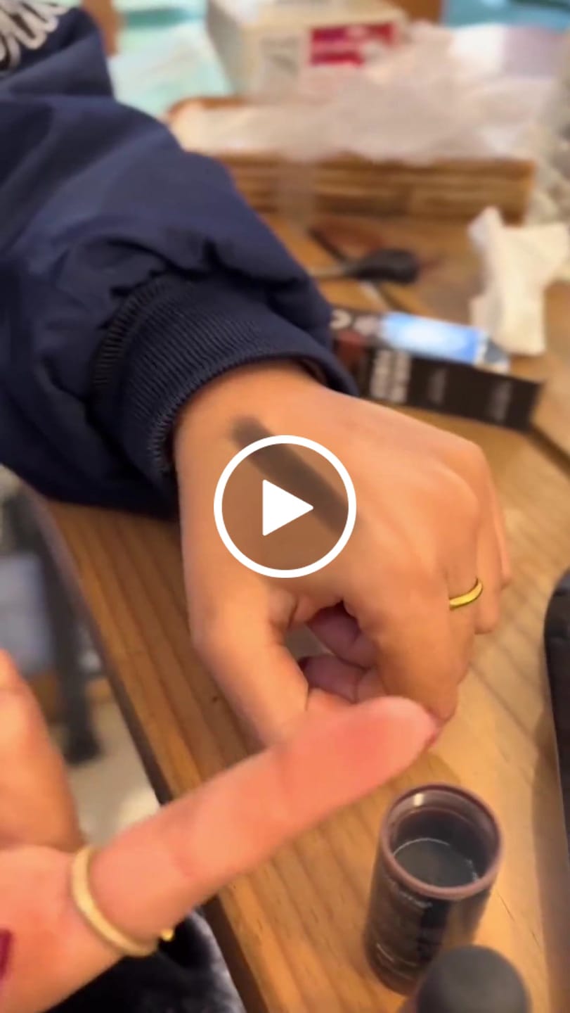Customer video review of Stick Corrector de Raíces y Canas