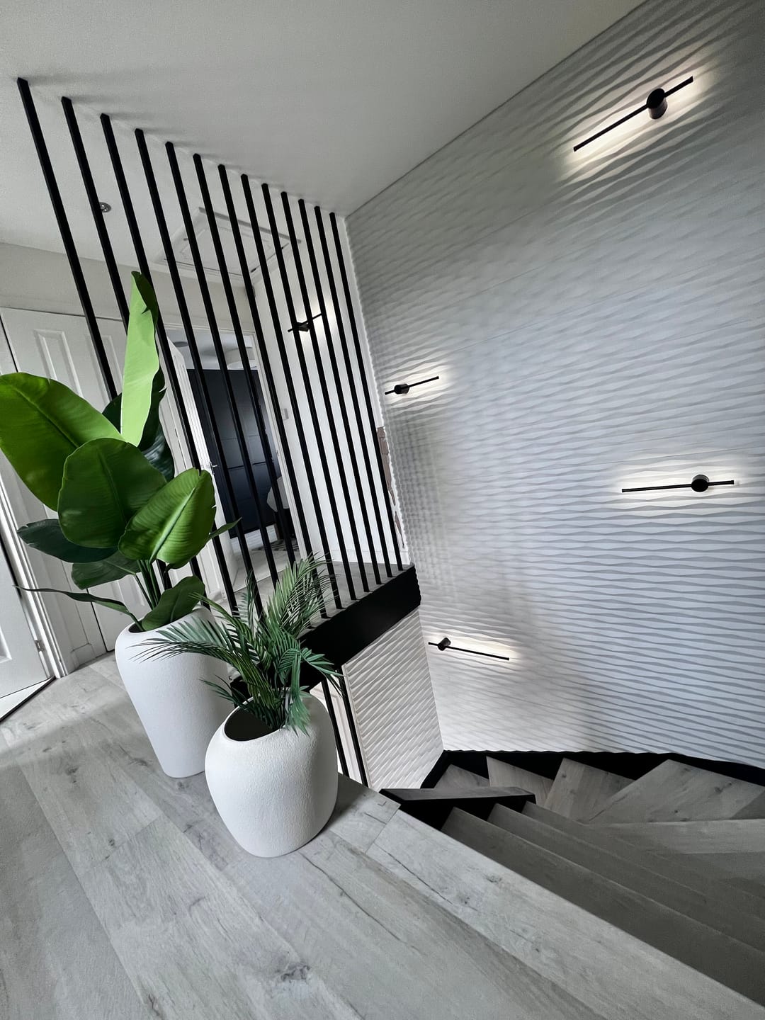Customer photo review of Orac Ridge 3D Paintable Wall Panel