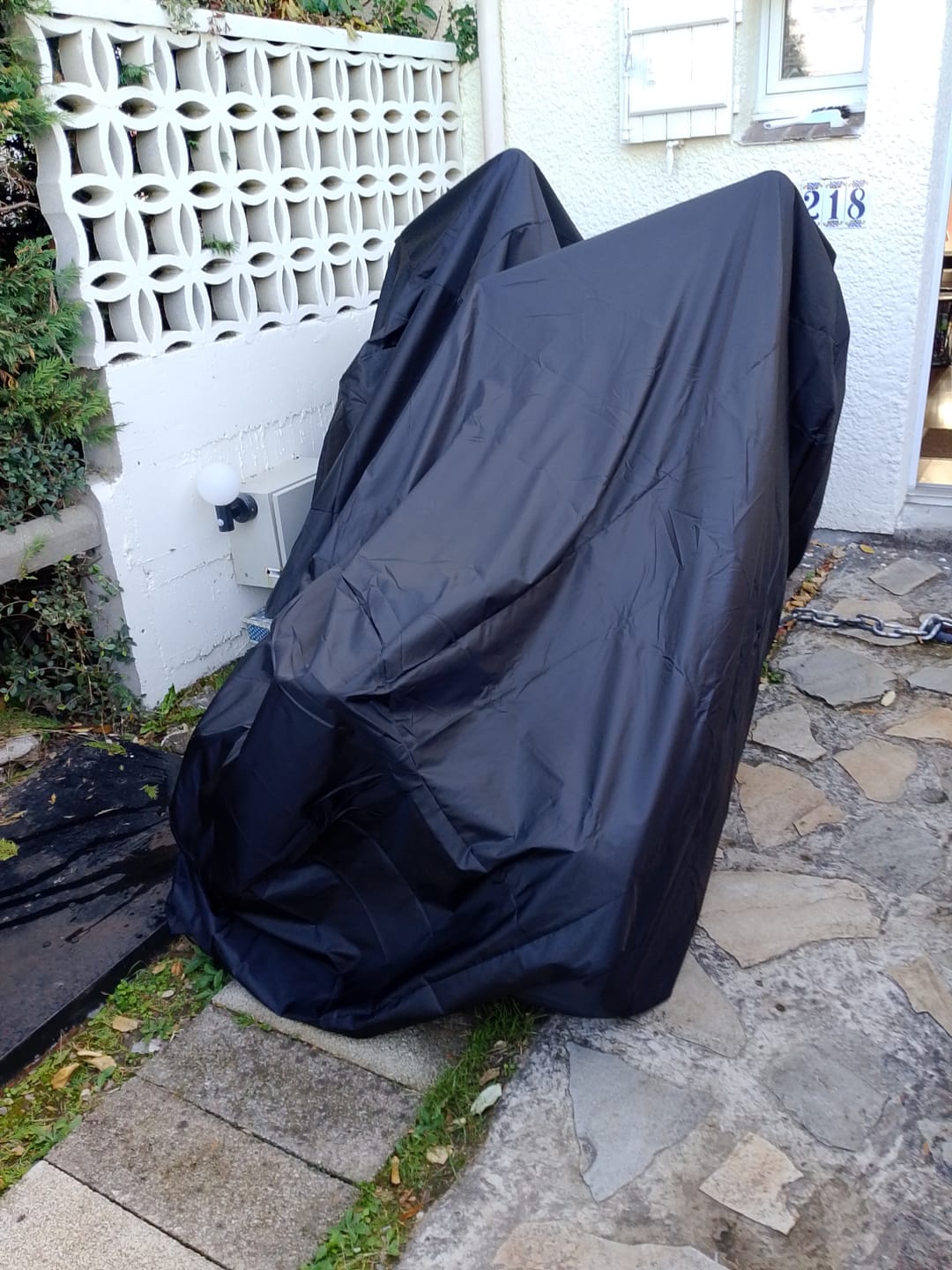 Customer photo review of Couverture d'extérieur imperméable pour scooter 2 et 3 roues