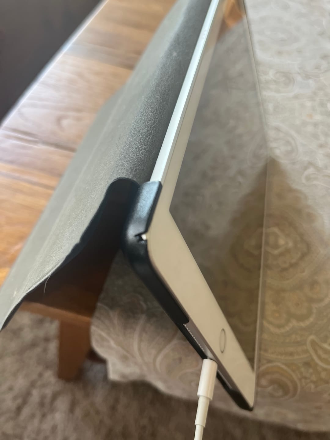 Customer photo review of iPad 10.2 - Tri-fold Smart Leder Case