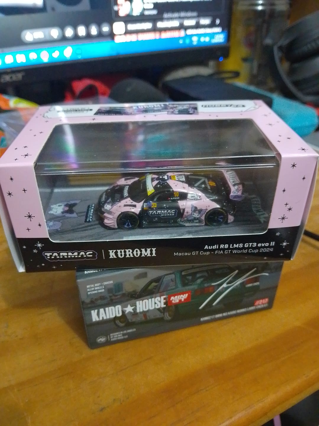 Customer photo review of (PRE-ORDER) Tarmac Works 1:64 Audi R8 LMS GT3 evo II Macau GT Cup - FIA GT World Cup 2024 Uno Racing + Trading Cards Combo Set T64-043-24MGP10