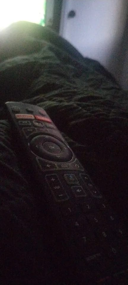 Customer photo review of Massaggiatore elettrico per viso, occhi, braccia, naso e testa a forma di T, con tecnologia Golden Massage 24k