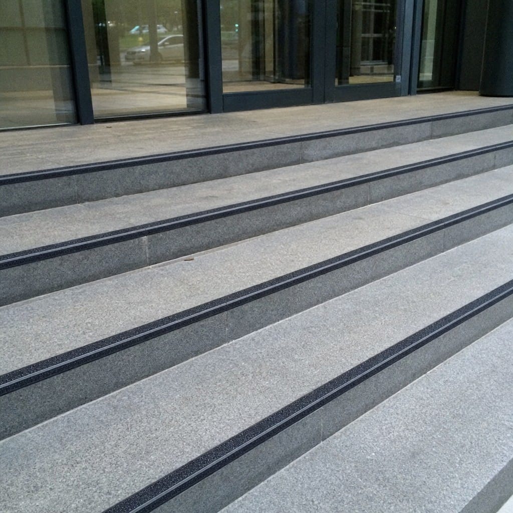 Customer photo review of 10mm Carborundum Stair Insert Cut to Any Size