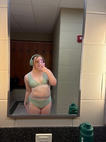 Customer photo review of Emoswim - High Waist Bauchweg Colorblock Bikini-Sets