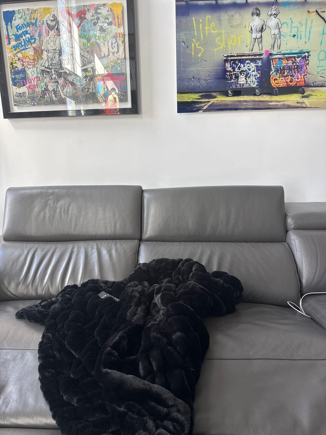 Customer photo review of Hugs Black Blanket