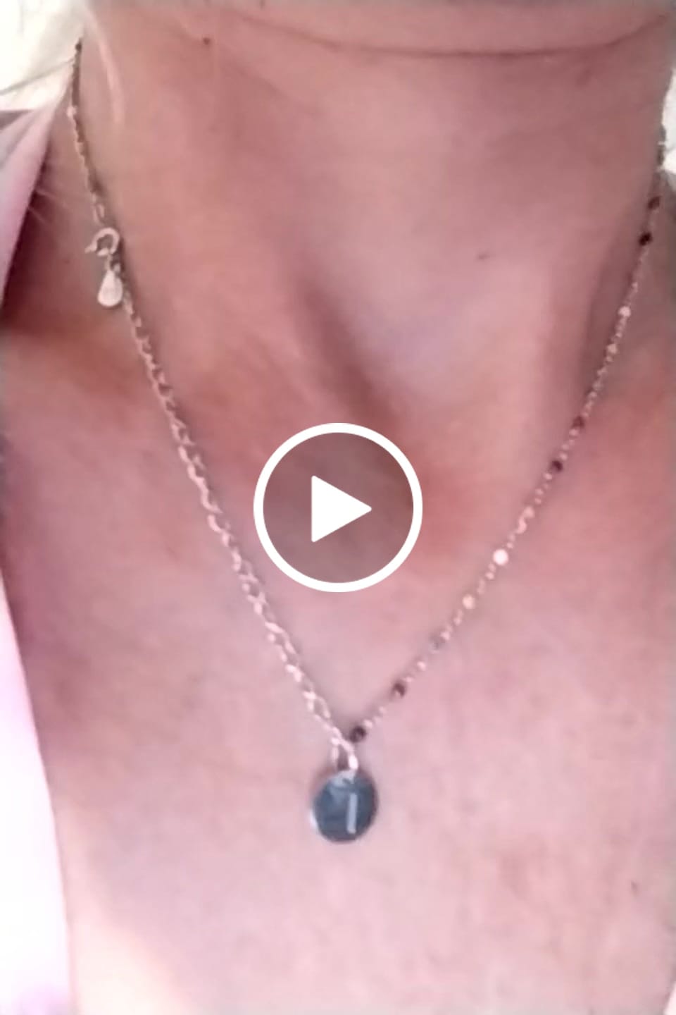 Customer video review of Collar Letras ABC