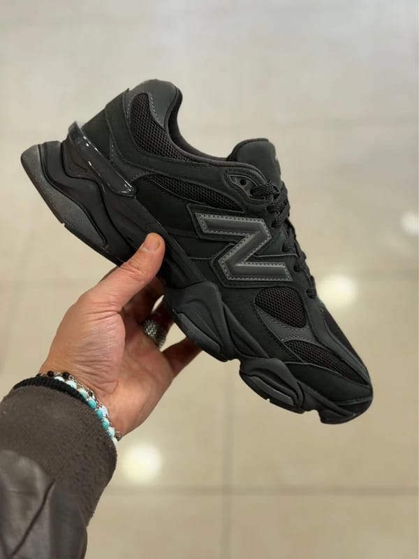 Customer photo review of New Balance 9060