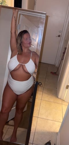 Customer photo review of Emoswim - Damen Badeanzug Cut-Out Bademode