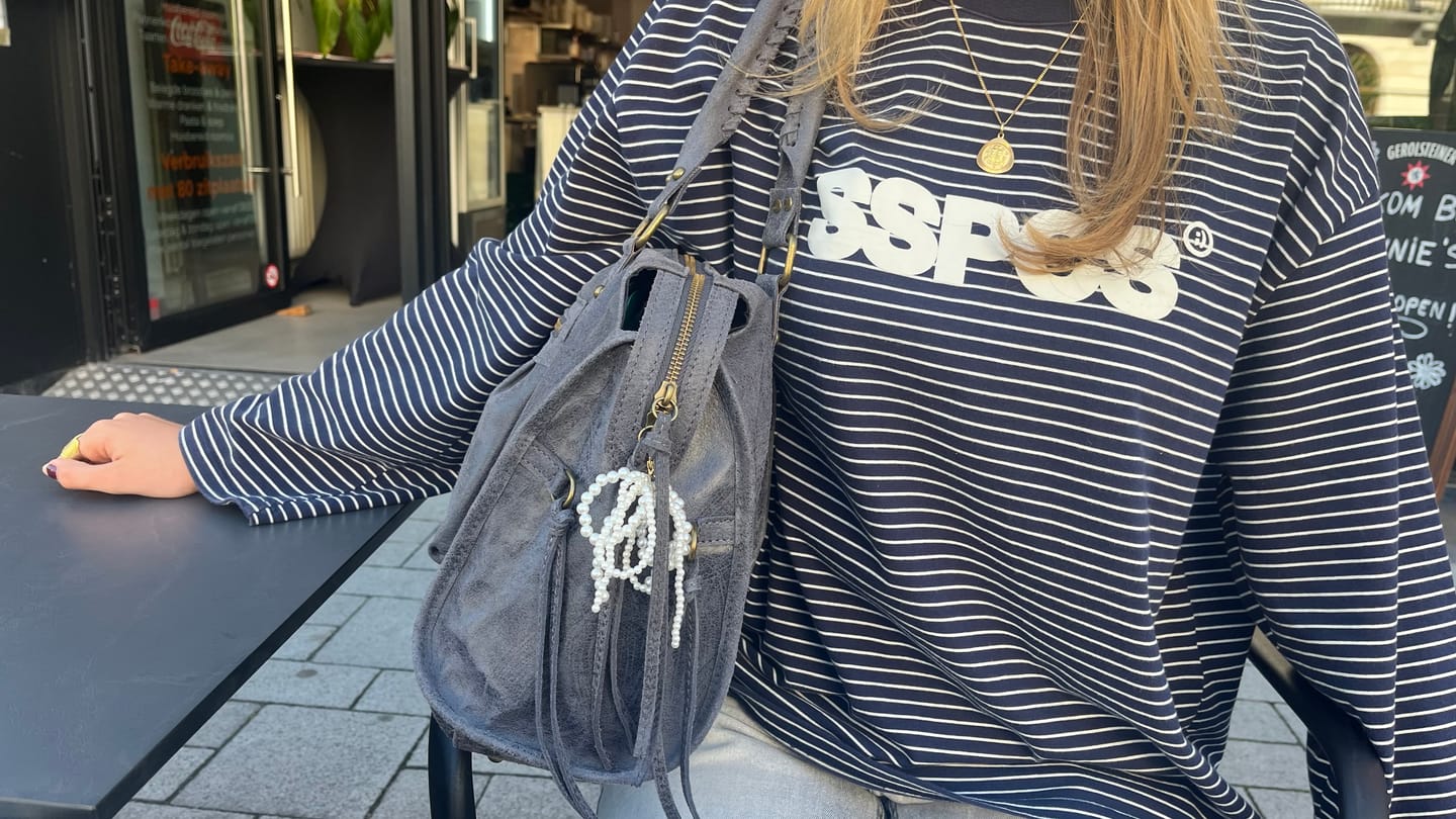 Customer photo review of It girl bag vintage blue