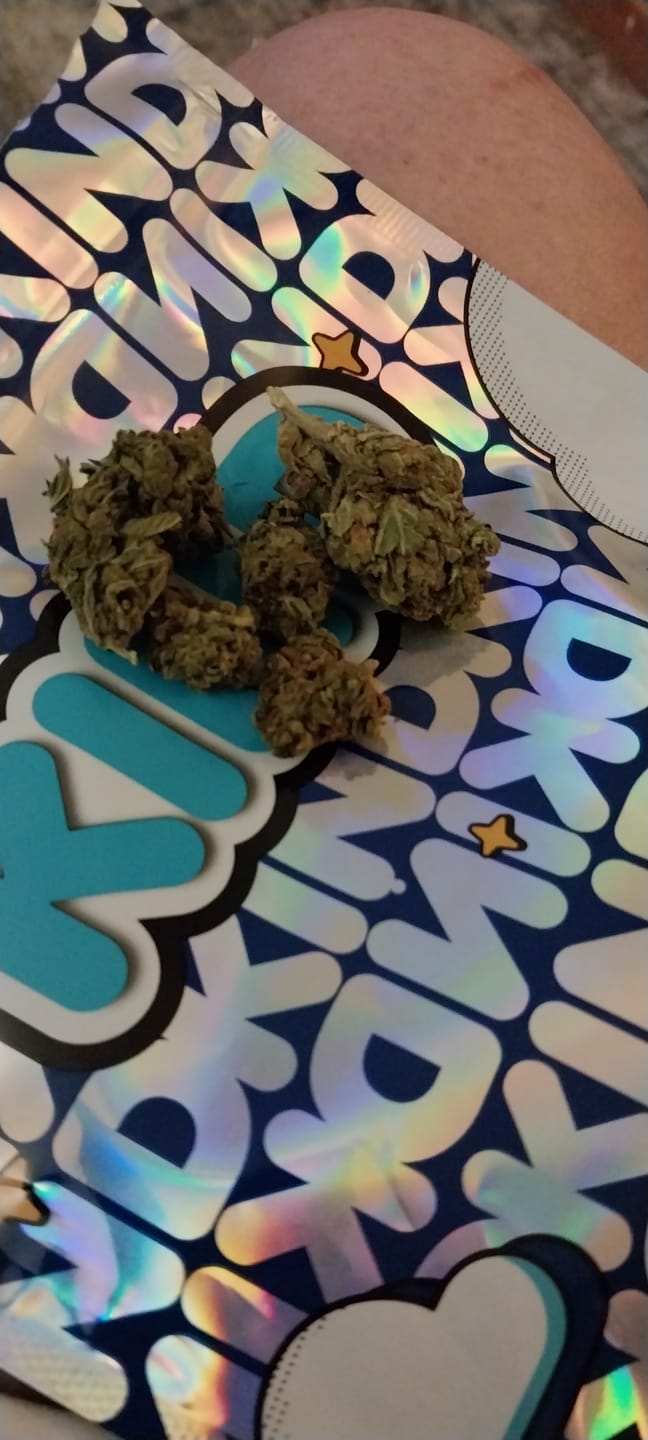 Customer photo review of Puffaroo - Triangle Kush - 28 Grams - Indica