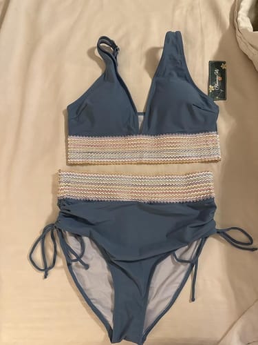 Customer photo review of Emoswim - High Waist Bauchweg Colorblock Bikini-Sets
