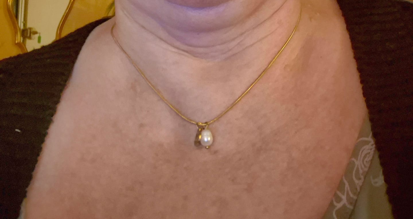 Customer photo review of PERLE - Collier doré et ses 2 pendentifs