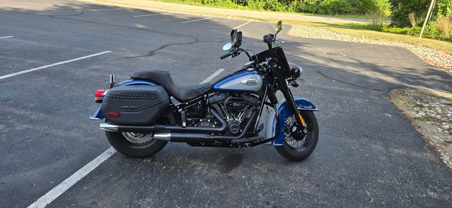Customer photo review of Iron Born Diamond Stitch 2-Up Seat for Harley Softail Heritage FLHC/S