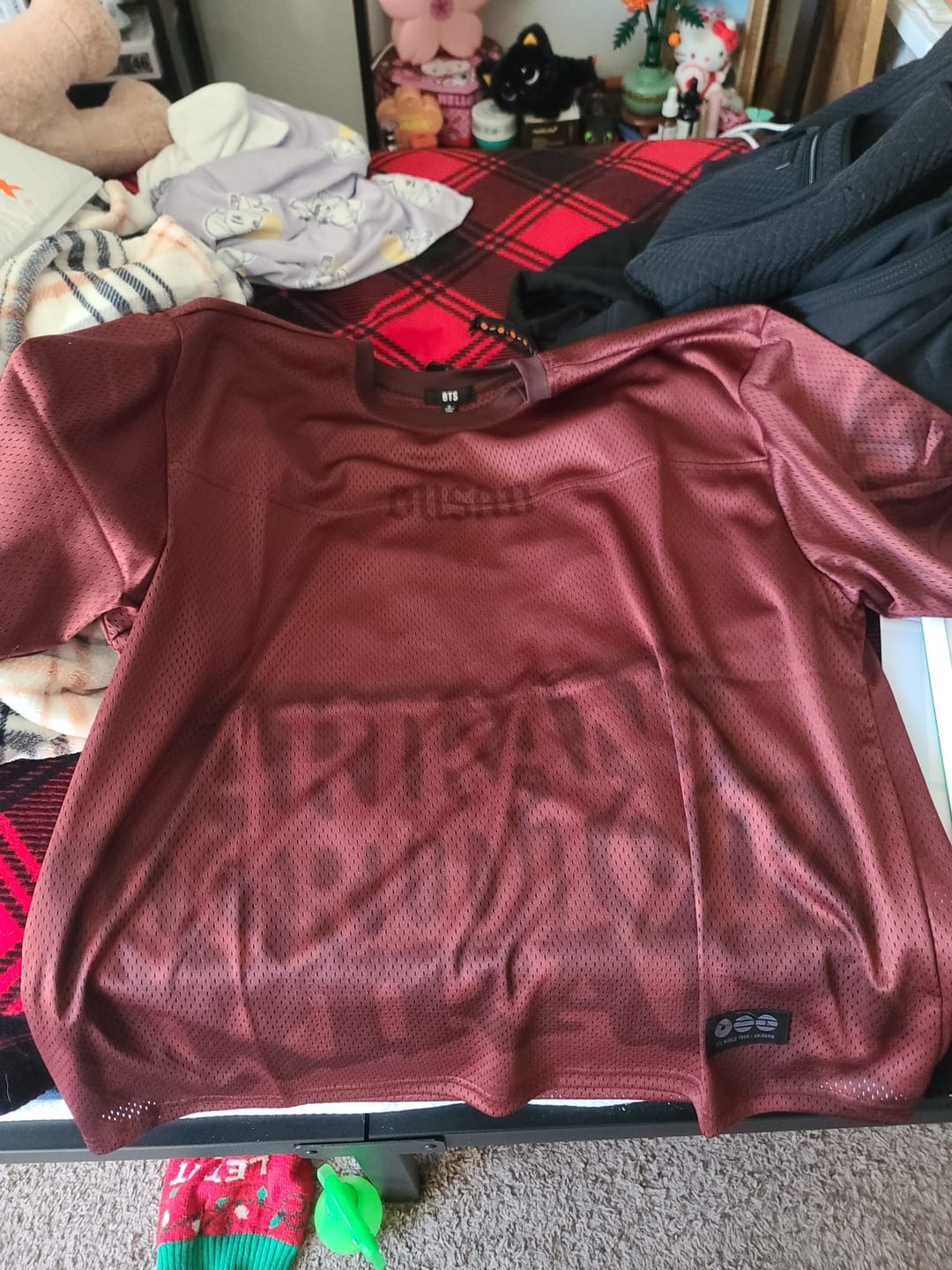 Customer photo review of BTS - ARIRANG WORLD TOUR OFFICIAL COMMEMORATIVE MD TOUR JERSEY BUSAN